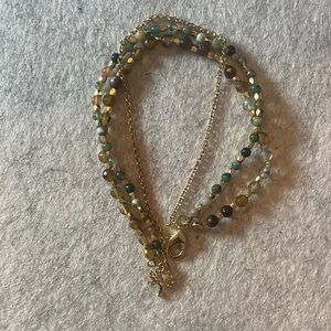 Elegant Gold and Multicolor Beaded Bracelet